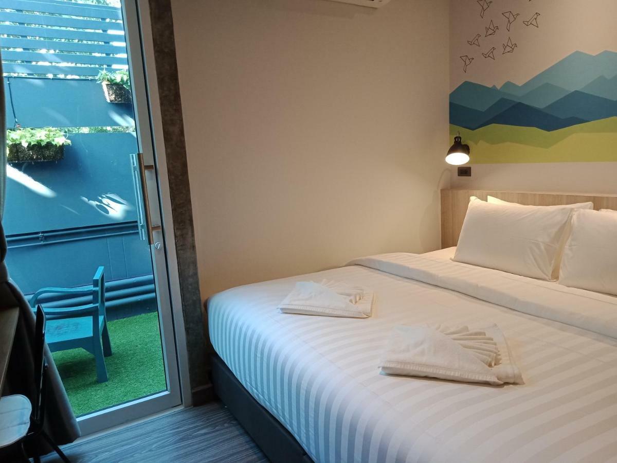 Lana Beds & Space Chiang Mai Exterior photo